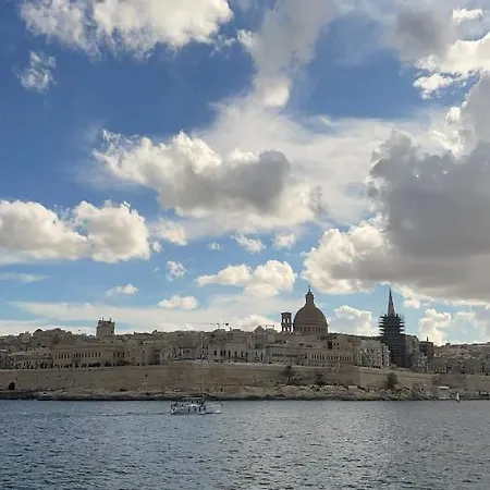 Spacious Seaview Apt, Steps From Valletta Ferry スリーマ