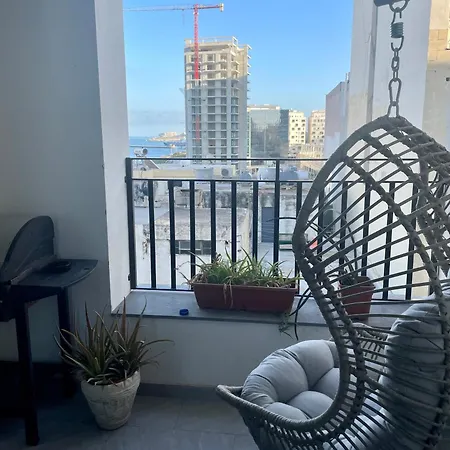 Spacious Seaview Apt, Steps From Valletta Ferry