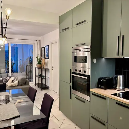 Spacious Seaview Apt, Steps From Valletta Ferry Апартаменты *