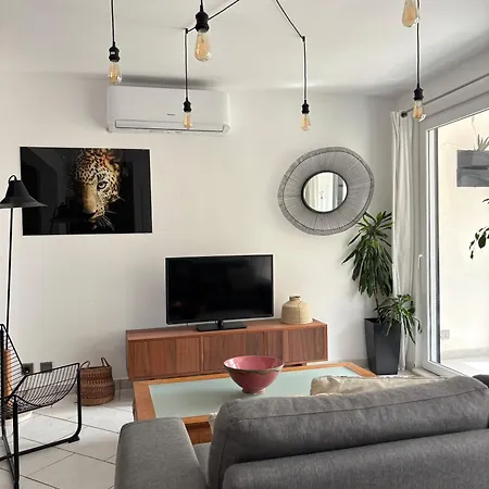 Spacious Seaview Apt, Steps From Valletta Ferry 斯利马
