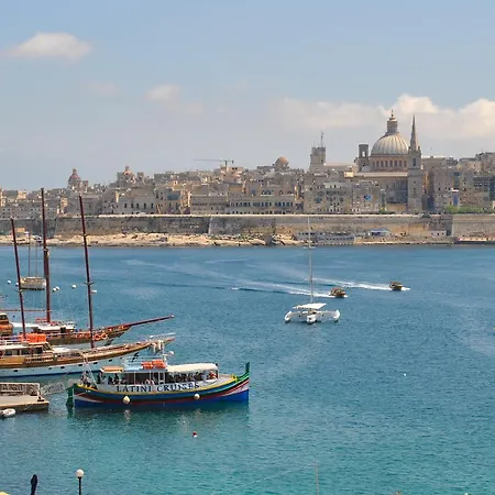 Spacious Seaview Apt, Steps From Valletta Ferry Διαμέρισμα Σλιέμα