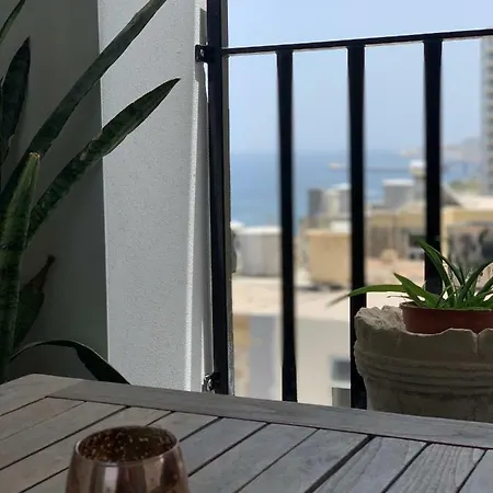 公寓 Spacious Seaview Apt, Steps From Valletta Ferry 斯利马