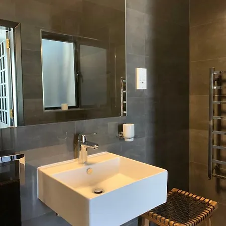 Spacious Seaview Apt, Steps From Valletta Ferry 公寓 *