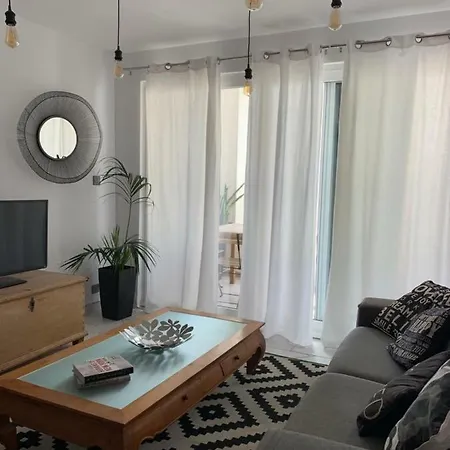 Apartment Spacious Seaview Apt, Steps From Valletta Ferry *
