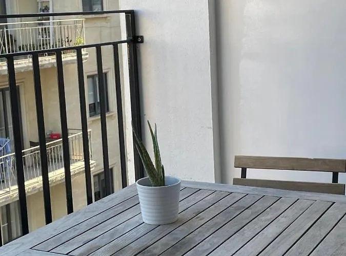 Spacious Seaview Apt, Steps From Valletta Ferry Слима