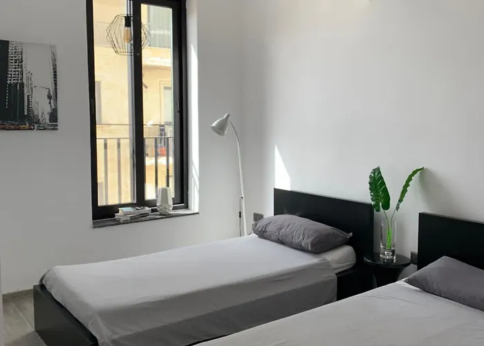 Апартаменты Spacious Seaview Apt, Steps From Valletta Ferry *