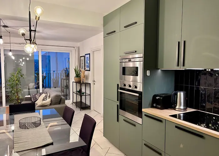 Spacious Seaview Apt, Steps From Valletta Ferry Апартаменты *