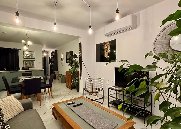 Spacious Seaview Apt, Steps From Valletta Ferry Апартаменты