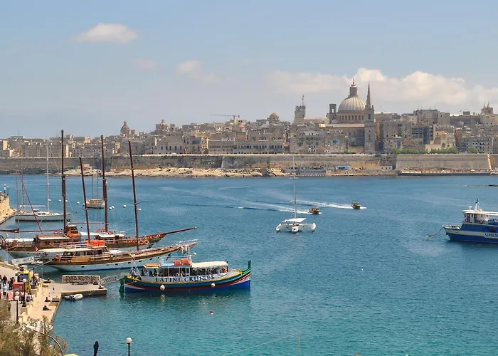 Spacious Seaview Apt, Steps From Valletta Ferry Апартаменты Слима