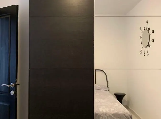 Апартаменты Spacious Seaview Apt, Steps From Valletta Ferry