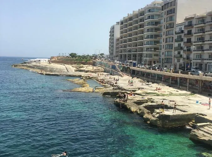 Spacious Seaview Apt, Steps From Valletta Ferry *