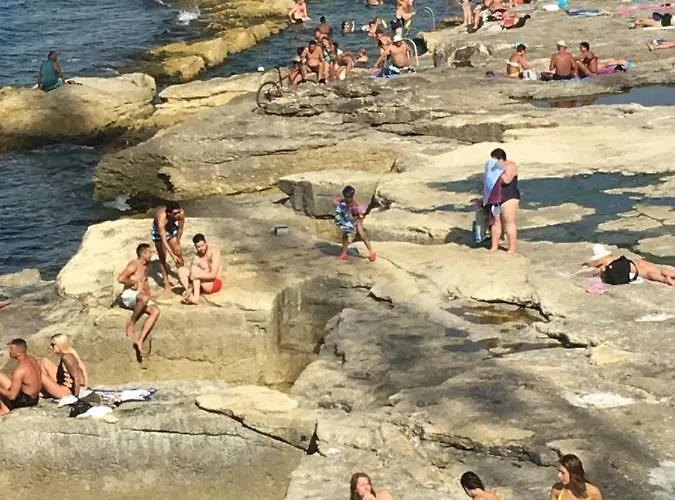 Апартаменты Spacious Seaview Apt, Steps From Valletta Ferry