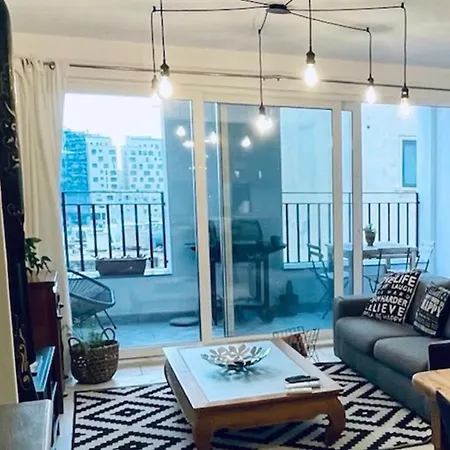 Apartament Spacious Seaview Apt, Steps From Valletta Ferry Sliema