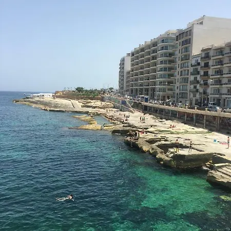 Spacious Seaview Apt, Steps From Valletta Ferry *